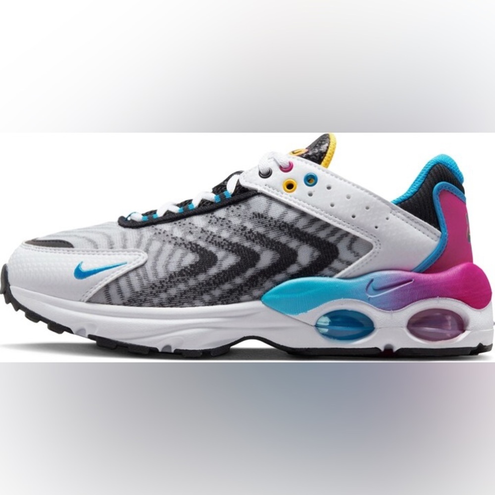 Nike Kids' Air Max TW SE Sneaker size 6.